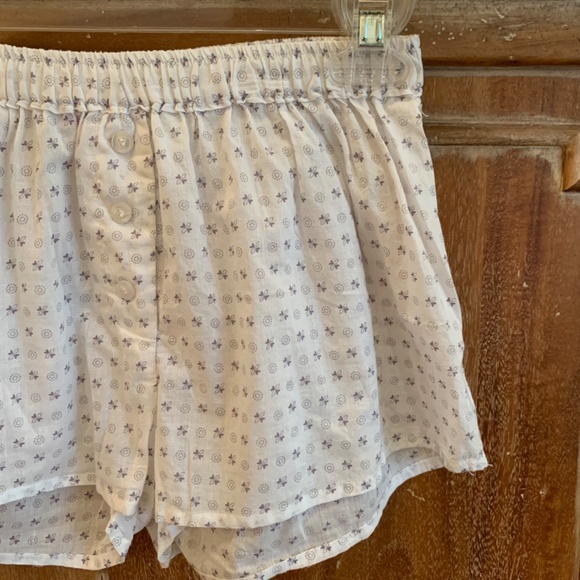 NEW White Camisole With Shorts Set Size Small - Picture 8 of 12